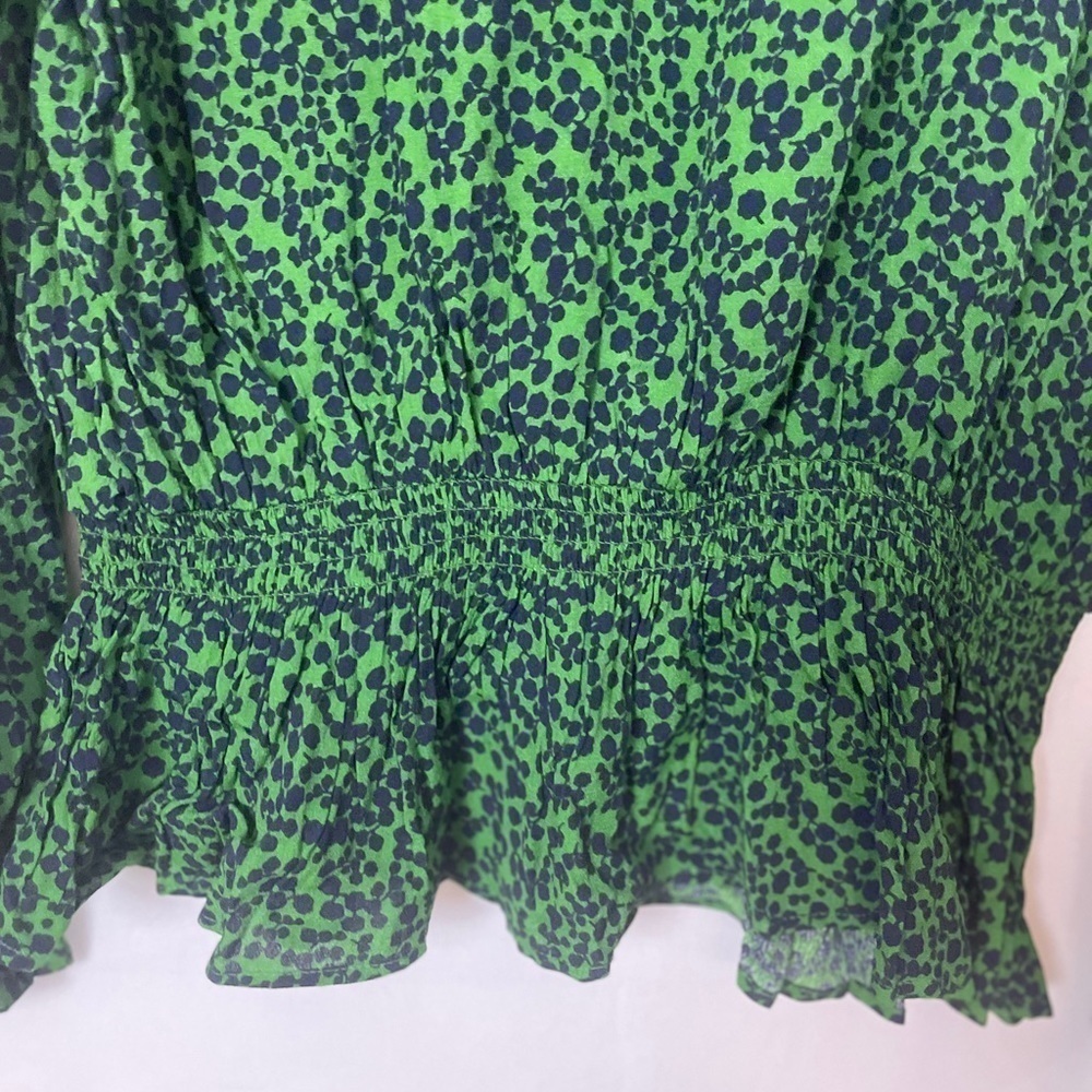 Green Long Sleeve Printed Peplum Top - Picture 12 of 14